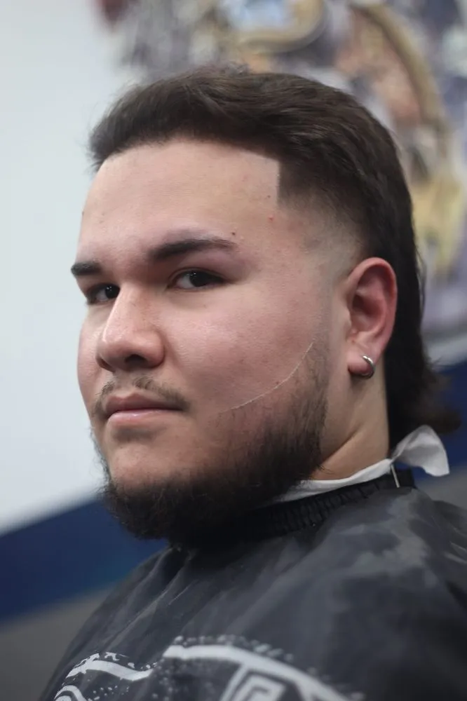 Client with sharp edge-up and clean finish.